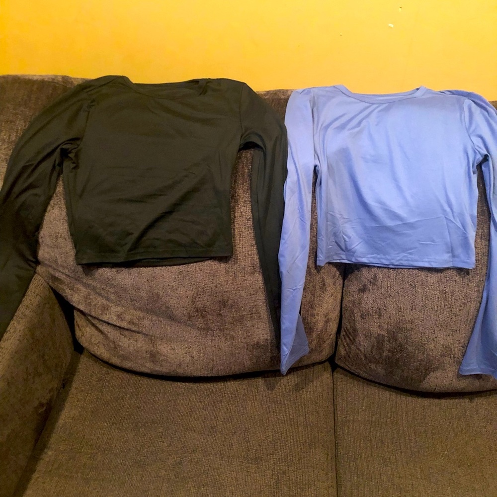 Macy’s long sleeve crop tops Sz Small
